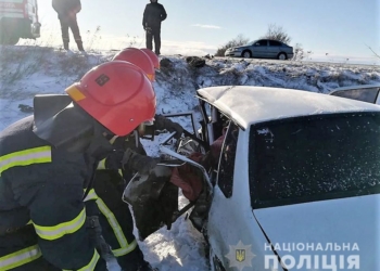 ДТП в Николаевском районе: пострадавшего водителя из легковушки доставали спасатели (ФОТО)