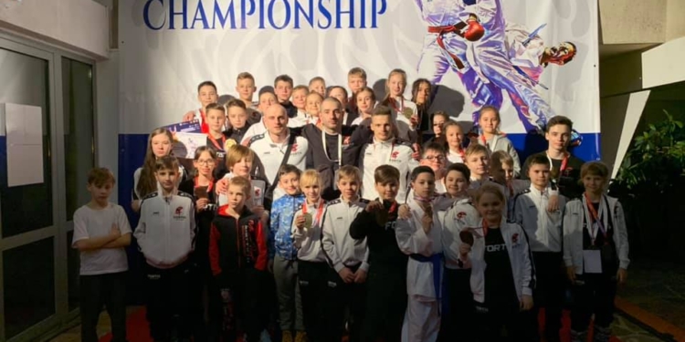Юные каратисты николаевского клуба Fortis завоевали третье общекомандное место на международном турнире в Румынии (ФОТО)