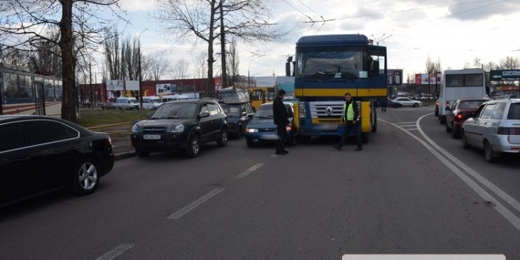 Возле автовокзала Николаева произошло 2 ДТП