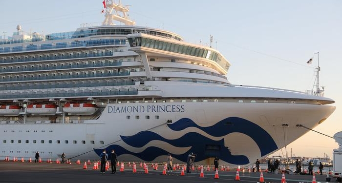 Еще один украинец заразился коронавирусом на круизном лайнере Diamond Princess – СМИ