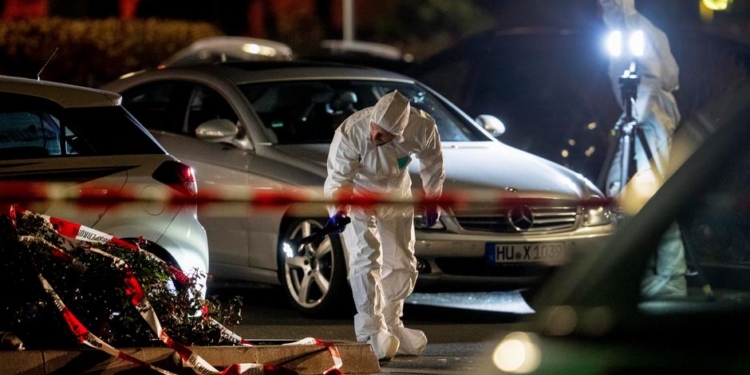 В Германии неизвестный убил 10 человек в двух кальянных (ФОТО)