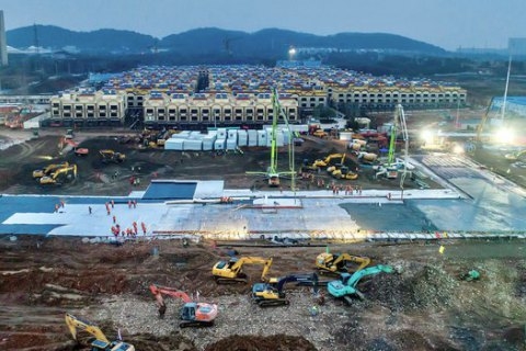 В Ухане завершили строительство больницы для пациентов с коронавирусом (ВИДЕО)