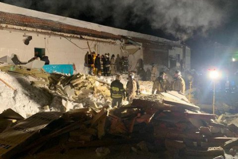 В России крыша кафе обвалилась на 200 посетителей – погибла девушка, четверо людей попали в больницу 1