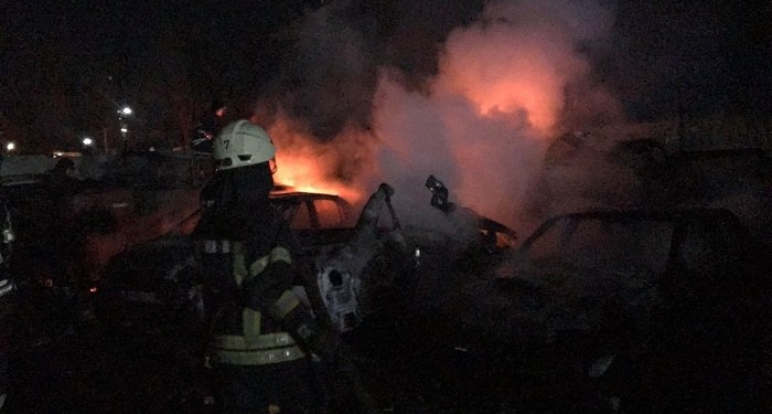 На штрафплощадке в Одессе сгорело 20 автомобилей