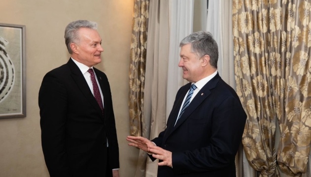 Порошенко и президент Литвы обеспокоены попытками “детоксикации” РФ