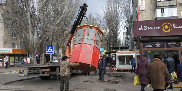 На пересечении Южной и Богоявленского снесли три незаконных киоска (ФОТО)