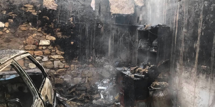 На Николаевщине сгорел гараж с автомобилем