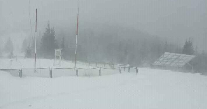 В Карпатах намело почти 130 см снега