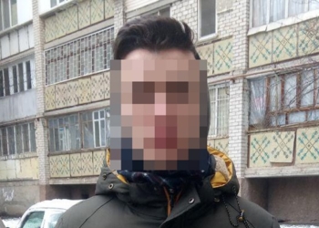 Николаевские патрульные задержали юношу с 30 свертками конопли (ФОТО)