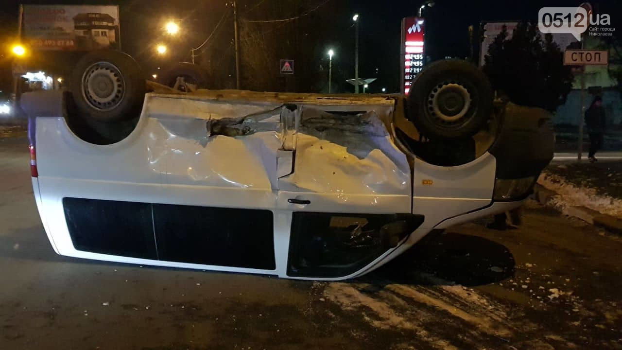 В Николаеве столкнулись два «Фольсквагена», одна человека забрала «скорая» (ФОТО)