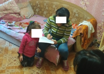 В Николаеве мать оставила одну дома голодную, больную 5-летнюю дочку, а сама ушла пьянствовать (ФОТО)