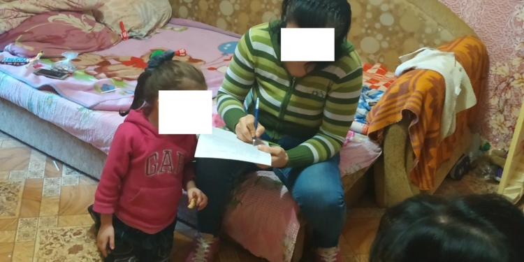 В Николаеве мать оставила одну дома голодную, больную 5-летнюю дочку, а сама ушла пьянствовать (ФОТО)