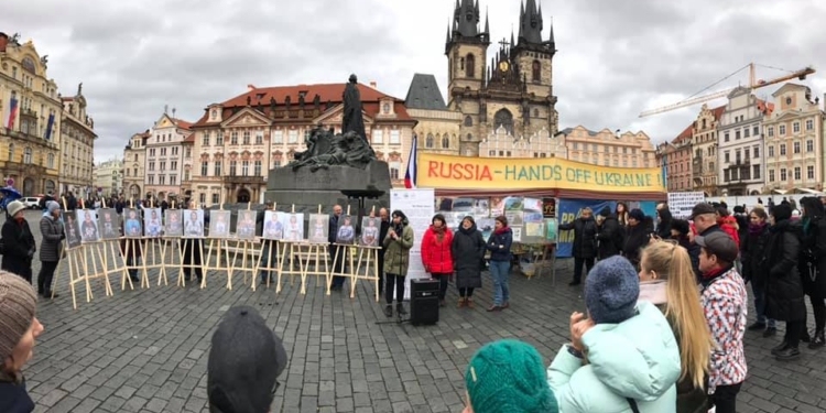 В Праге открыли фотовыставку, посвященную украинским матерям погибших военных (ФОТО)