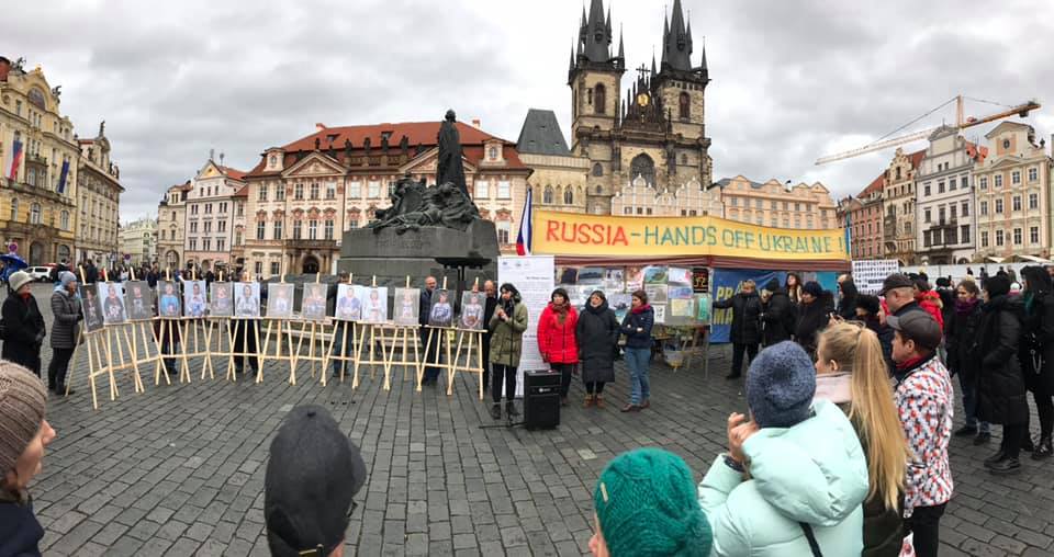 В Праге открыли фотовыставку, посвященную украинским матерям погибших военных (ФОТО) 1