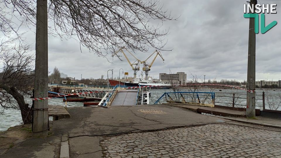 В Николаеве рухнула в воду часть понтонного моста через реку Ингул (ФОТО, ВИДЕО) 5