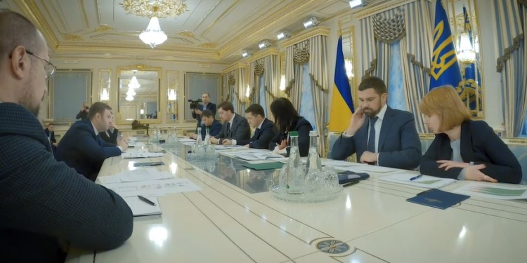 Платежки за тепло в Николаевской области. Зеленский и Гончарук назвали виновных (ВИДЕО)