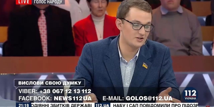 Продай собаку – оплати коммуналку. Совет “слуги” пенсионерке взбесил людей (ВИДЕО)