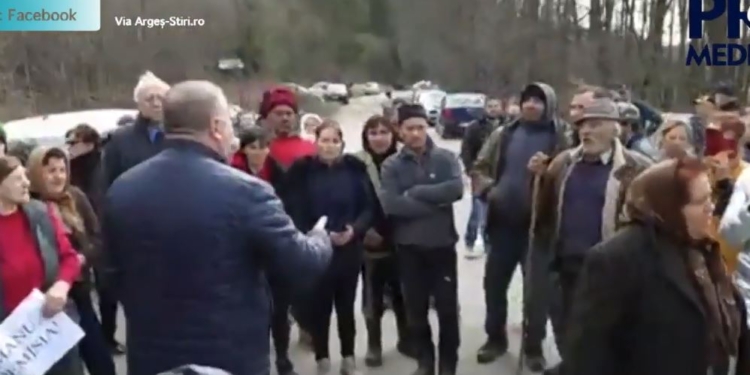 В Румынии жители с вилами и топорами протестуют из-за коронавирусной карантинной зоны (ВИДЕО)