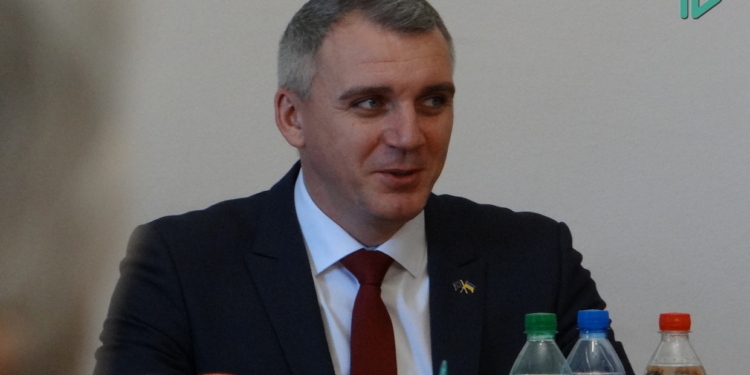 Николаев в борьбе со стихийной торговлей: Сенкевич предложил  проводить 2 рейда каждый день на одном из рынков города (ВИДЕО)