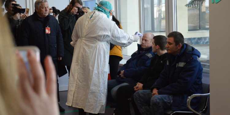 Коронавирус в Николаеве: в аэропорту отработали алгоритм действий на случай выявления зараженных пассажиров (ФОТО и ВИДЕО)