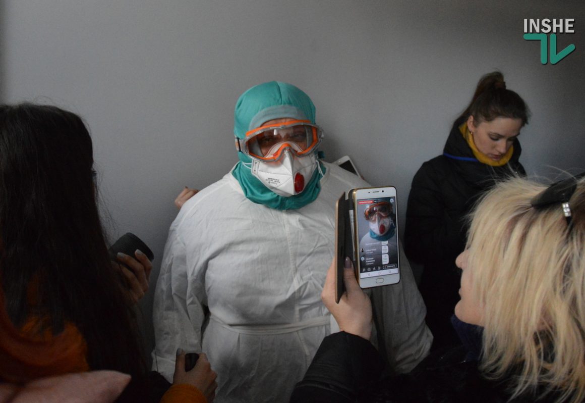 Коронавирус в Николаеве: в аэропорту отработали алгоритм действий на случай выявления зараженных пассажиров (ФОТО и ВИДЕО) 19