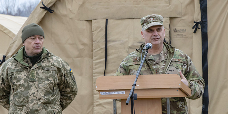 Палаточный городок за 1,5 млн долларов передали США для ВСУ