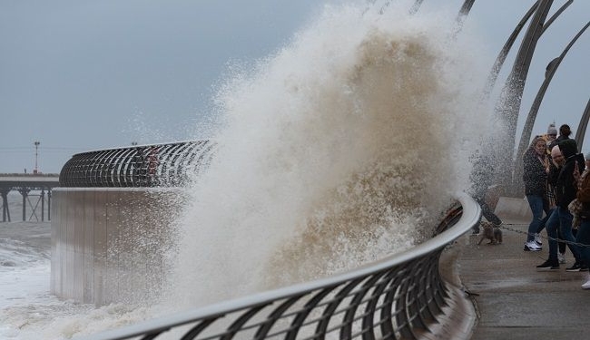 В Нидерландах из-за шторма отменяют традиционные карнавалы