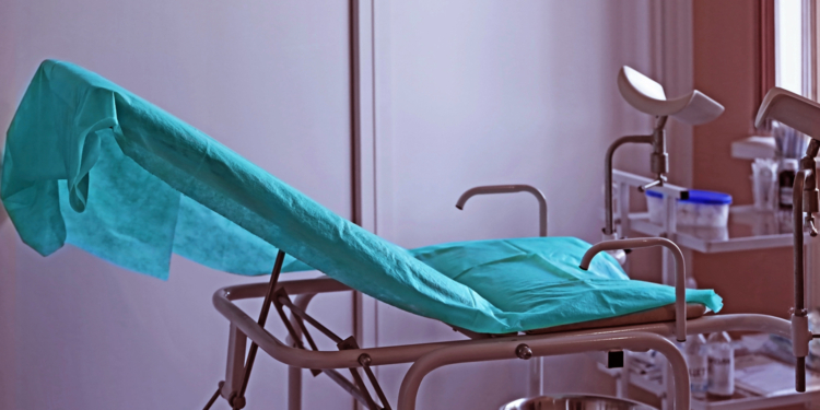 Так надо: в России видеокамеру в кабинете гинеколога объяснили “борьбой с терроризмом”