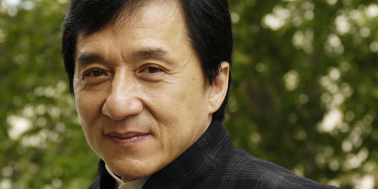 Джеки Чан обещал $197000 за разработку лекарства от коронавируса