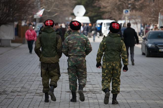 Коронавирусный патруль: в Екатеринбурге казаки ищут чихающих китайцев 1