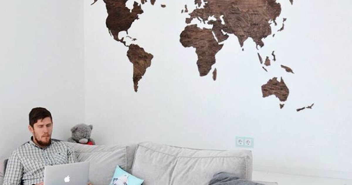 Стартап с оборотом в миллион долларов: украинцы создают уникальные карты-пазлы из дерева