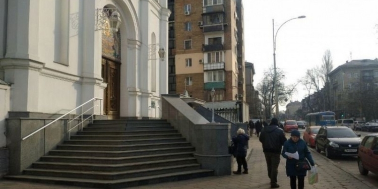 Провокация. В Одессе раздавали листовки с призывом не принимать эвакуированных из Китая украинцев (ФОТО)