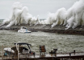 Европа страдает сразу из-за нескольких мощных штормов — СМИ