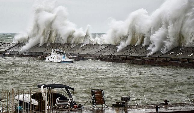 Европа страдает сразу из-за нескольких мощных штормов — СМИ