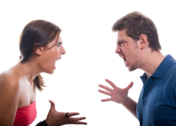 Полиция не разделила праведного гнева киевлянки, брошенной своим парнем (ФОТО)