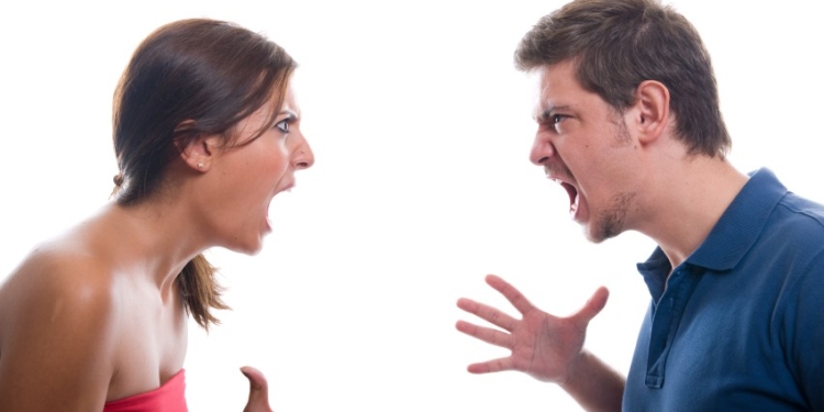 Полиция не разделила праведного гнева киевлянки, брошенной своим парнем (ФОТО)