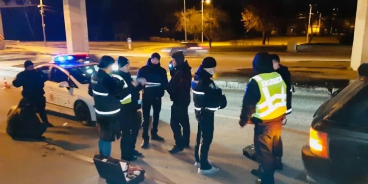 В Киеве полиция открыла стрельбу на мосту Метро, преследуя беглеца