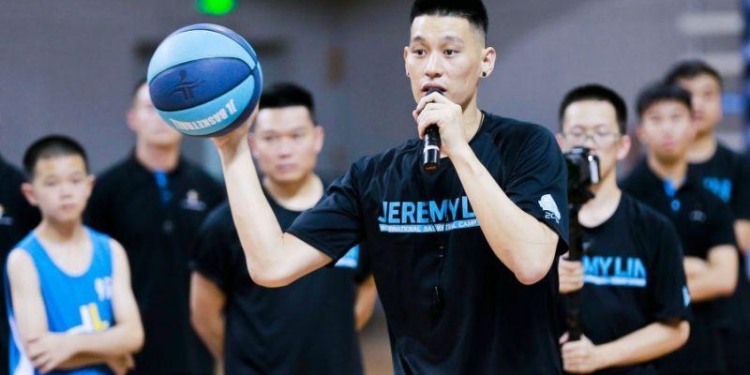 Чемпион НБА обвинил Трампа в расизме из-за того, что президент США называет коронавирус “китайским”