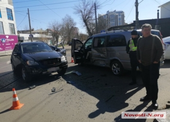 В Николаеве в ДТП попал депутат горсовета (ФОТО)