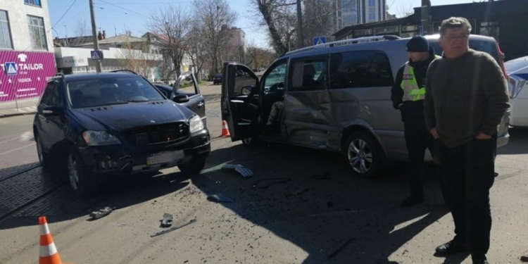 В Николаеве в ДТП попал депутат горсовета (ФОТО)