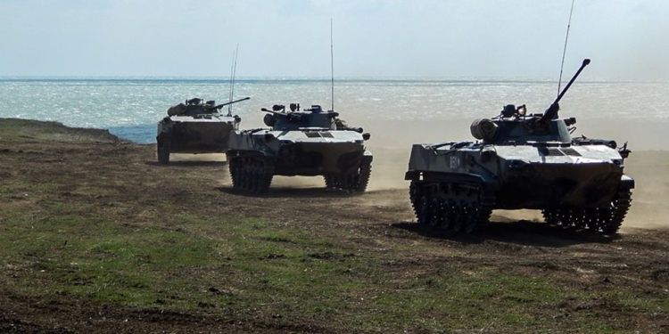 На военных учениях в оккупированном Крыму россияне отрабатывали захват аэродрома в Николаеве (ФОТО)