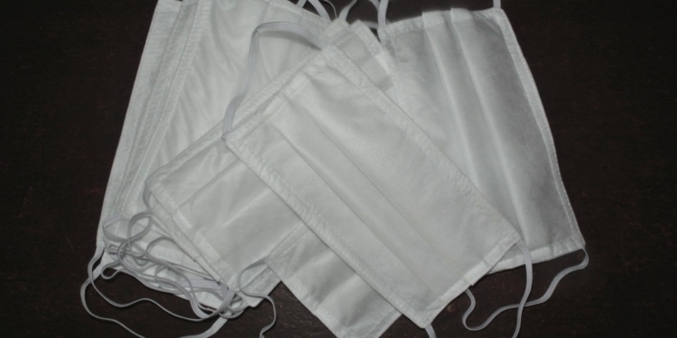 На Николаевщине швейное предприятие наладило выпуск масок – первомайская «Санта-Украина»