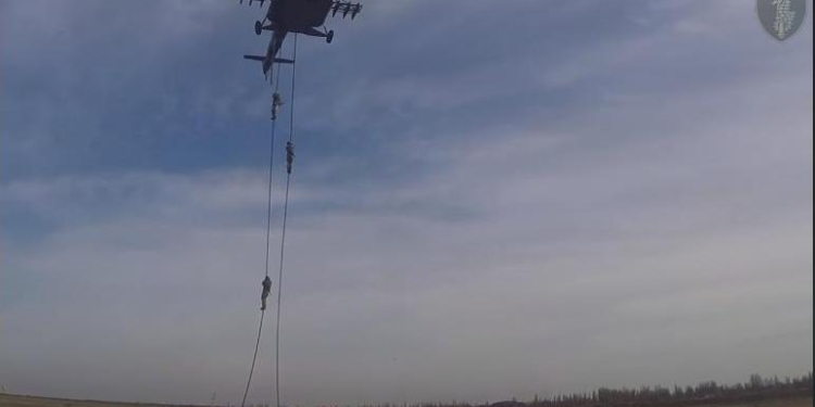 Очаковские «морские котики» показали, как у них проходит парашютно-десантная подготовка (ВИДЕО)