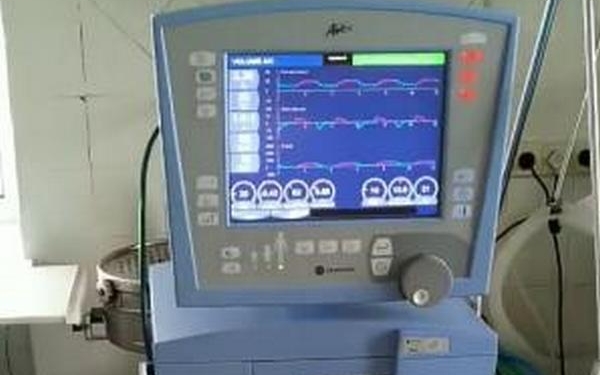 Николаевская областная инфекционная больница получила два новых аппарата ИВЛ