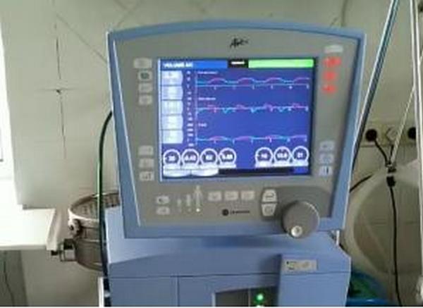 Николаевская областная инфекционная больница получила два новых аппарата ИВЛ 1