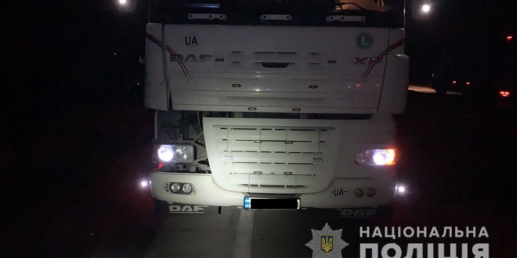 Под Николаевом грузовик насмерть сбил неизвестного мужчину