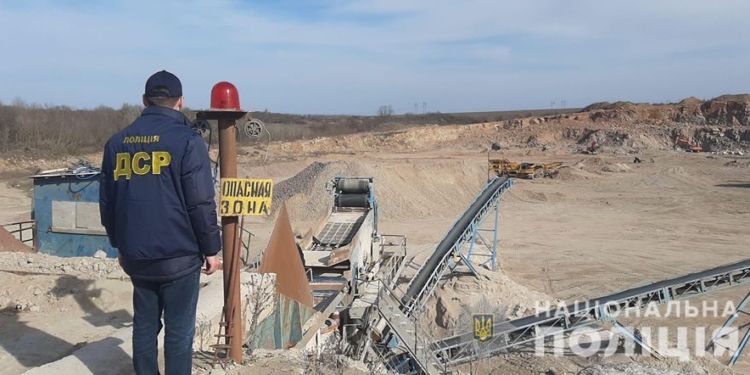 На Николаевщине обнаружили незаконный гранитный карьер (ФОТО, ВИДЕО)