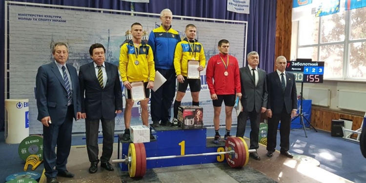 Николаевский спортсмен стал серебряным призером Кубка Украины по тяжелой атлетике (ФОТО)