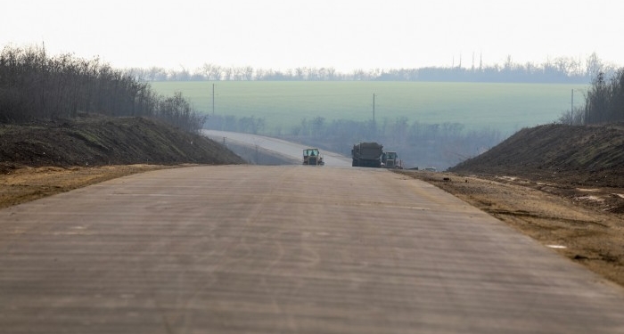 Строительство бетонной дороги в Николаевской области обещают завершить в этом году (ФОТО)