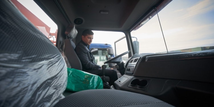 Зеленский посетил АвтоКрАЗ и передал привет Жеваго: “Пусть выйдет на связь” (ФОТО, ВИДЕО)